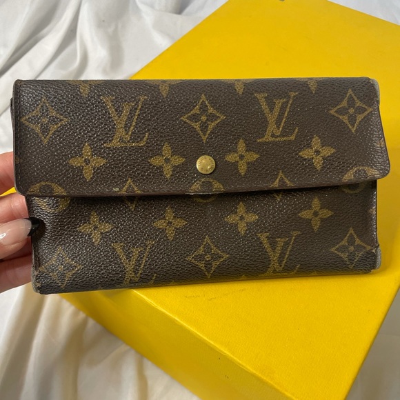 Louis Vuitton Handbags - 100% authentic LOUIS VUITTON trifold wallet